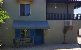 Ippotamos House